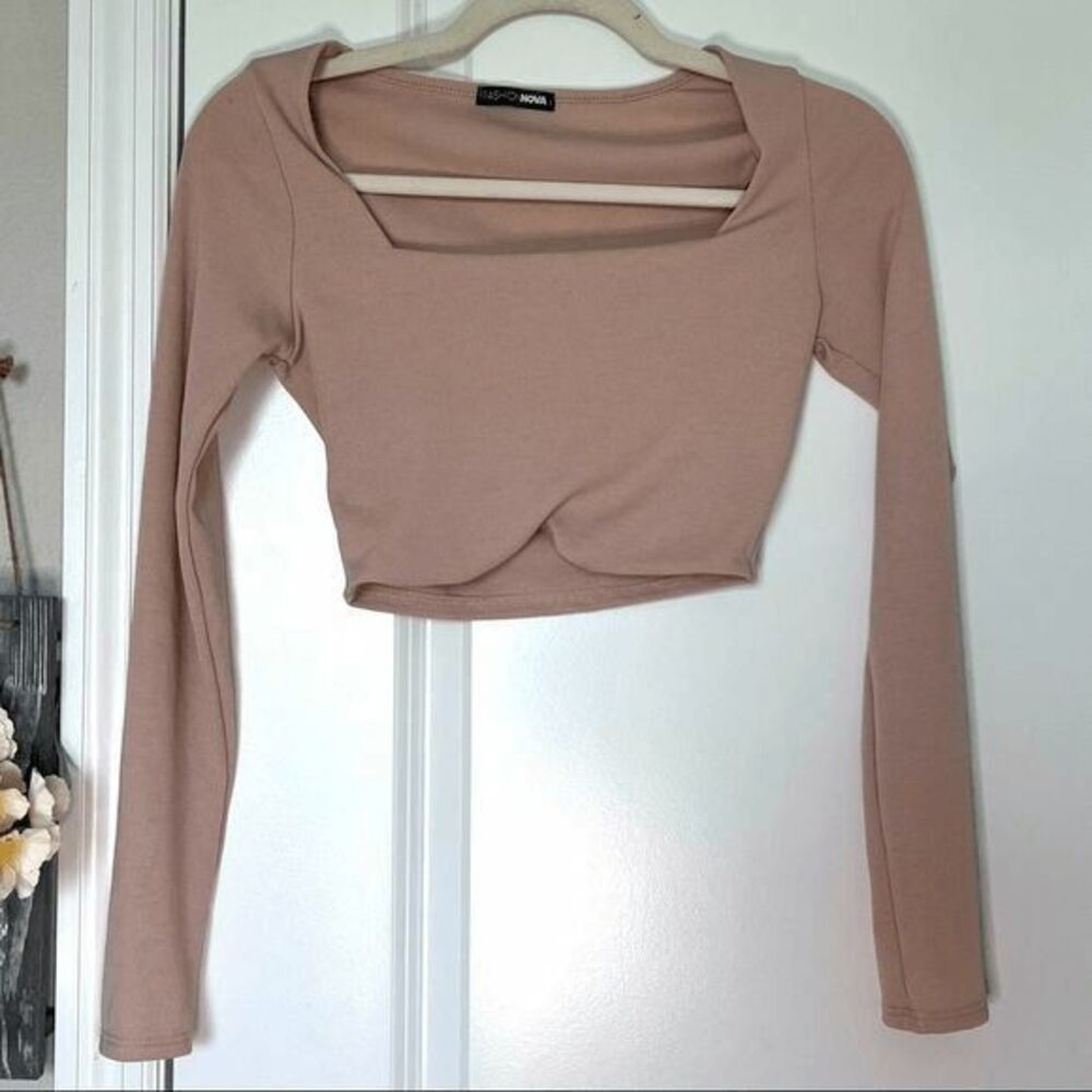 Fashion nova long sleeve beige Juniors top (size small)